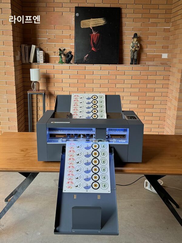 Lifeng 서보 다이 커팅 머신 SF-350 전자동 CCD 카메라 자체 접착 라벨 마킹 머신 A3+ 커팅 머신