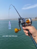 작은 노랑 오리 미끼 느리게 흔들리는 보트 낚싯대 세트 오프쇼어 보트 낚싯대 철판 솔리드 수입 링 낚싯대 검은 물고기 노랑 도미 - 이미지 3