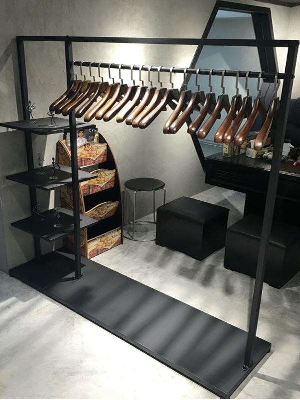 새로운 스타일 코트 랙 바닥 유럽 스타일 침실 크리에이티브 거실 간단한 철제 옷걸이 세트 장치 옷걸이 무료 배송