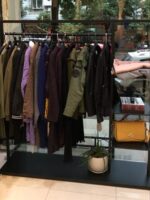 새로운 스타일 코트 랙 바닥 유럽 스타일 침실 크리에이티브 거실 간단한 철제 옷걸이 세트 장치 옷걸이 무료 배송 - 이미지 3