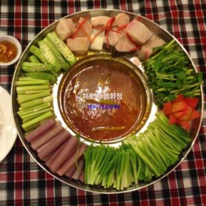 베트남 스타일 햇 핫팟 냄비 가정용 스테인리스 스틸 핫팟 냄비 두껍게 뚜껑 샤부샤부 유도 쿠커 가스 범용