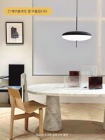 덴마크 Astep 2065 레스토랑 샹들리에 UFO 램프 노르딕 모던 미니멀리스트 디자인 거실 침실 서재 샹들리에 - 이미지 5