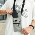 멀티 레이어 모바일 폰 가방 남성 및 여성 접이식 방수 나일론 천 소형 백팩 단색 실용 허리 가방 여권 어깨 메신저 가방 - 이미지 4