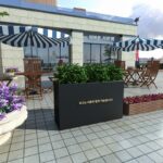 크리에이티브 야외 꽃 상자 울타리 레스토랑 칸막이 사각형 상업 거리 철 금속 꽃 스탠드 심기 상자 꽃통 사용자 정의 - 이미지 3