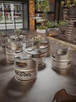 오래된 철공소 산업용 바람 오일통 테이블과 의자 카페 오토바이 클럽 바 휴식 협상 부스 소파 조합 - 이미지 3