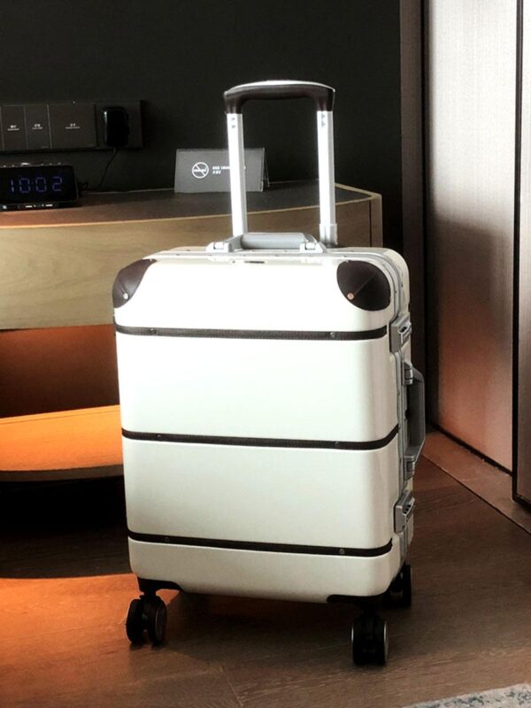 일본 수출 브라이트 서피스 여행 가방 20인치 탑승 케이스 알루미늄 프레임 24 여행 세관 잠금 장치 범용 휠 비밀번호 상자 28