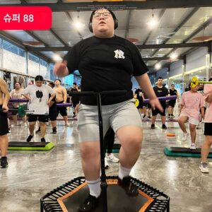 트램폴린 체육관 전문 성인 실내 성인 및 어린이 운동 체중 감량 어린이 홈 탄성 로프 점프 침대