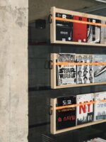 벽걸이 책장, 펀치프리 캠핑 스타일, 북유럽풍 나무 책장, 침실, 거실, 수납형 벽걸이 잡지꽂이 - 이미지 2