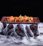 창의적인 일본 인터넷 유명인 검은 화산탄 모양 바베큐 접시는 건조 얼음을 담고 연기를 낼 수 있는 예술적 개념 접시 식기 - 이미지 2