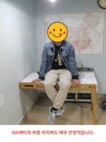 작은 가정에서 사용하기에 적합한 다기능 벽걸이 접이식 식탁 벽걸이 선반은 식탁 걸이 공간을 차지하지 않습니다. - 이미지 2