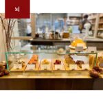 맞춤형 베이킹 숍 소형 유리 디스플레이 캐비닛 베이커리 디스플레이 캐비닛 실온 케이크 캐비닛 카페 디저트 디스플레이 랙