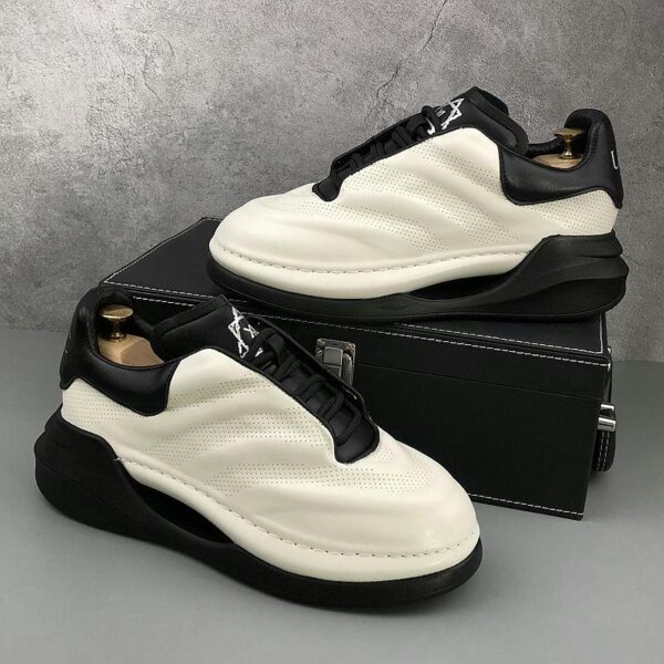 유럽 ​​남성화 2025년 봄 신상품 남성 스포츠 캐주얼화 두꺼운 밑창 키높이 아빠화 남성 빵화