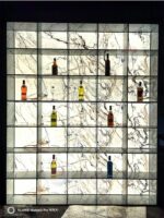 아크릴 발광 백 플레이트 스테인리스 스틸 금속 디스플레이 캐비닛 고급 호텔 클럽 와인 캐비닛 와인 랙