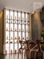 아크릴 발광 백 플레이트 스테인리스 스틸 금속 디스플레이 캐비닛 고급 호텔 클럽 와인 캐비닛 와인 랙 - 이미지 2