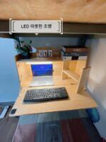 견고한 나무 침대 책상 접이식 대학 기숙사 유물 하단 침대 매달린 컴퓨터 책상 게으른 공부 테이블 홈 - 이미지 3