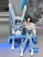 2024 인터넷 셀러브리티 로비 전기 도금 달빛 큰 토끼 장식품 바닥 집 거실 호텔 장식 장식 조각 - 이미지 5