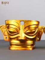 삼성두이 쓰촨 광한 청동 서 있는 남자 가면 비행 남자 비행 새 인간 머리 초상화 수직 눈 신성한 나무 공예 장식품 - 이미지 2