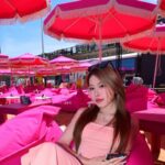 바비 핑크 네트 레드 파라솔 비치 라운지 의자 비치 캠프 테이블 의자 우산을 만들기 위해 맞춤형 로즈 레드 비치 캠프