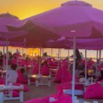 바비 핑크 네트 레드 파라솔 비치 라운지 의자 비치 캠프 테이블 의자 우산을 만들기 위해 맞춤형 로즈 레드 비치 캠프 - 이미지 2