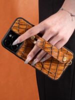 HANATORA Flower Tiger는 Apple 16/15promax 모바일 폰 케이스에 적합합니다. 끈 손목 받침대 정품 가죽 남성 및 여성 14plus/13/12 올인클루시브 낙하 방지 고급 카드 - 이미지 2