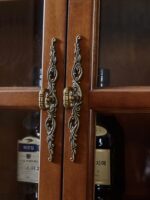 벽면 TV 사이드 캐비닛 거실 소형 책장 홈 더블 도어 수납 캐비닛 주방 수납 캐비닛에 대한 미국 스타일 견고한 나무 와인 캐비닛 - 이미지 4