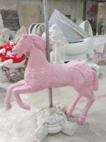 사람들이 앉고, 장식하고, 진열하고, 결혼 사진 촬영하고, 웨딩 드레스를 입고, 유명인 매장에서 윙스 호스를 숍으로 사용할 수 있는 맞춤형 유리 섬유 회전목마 - 이미지 5