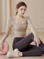 KAYANTY 하이엔드 스포츠 탑 긴팔 슬림핏 요가복 가슴 패드가 달린 숄 가짜 투피스 피트니스복 - 이미지 5