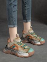 여성용 캐주얼화 2023년 봄 신상품 두꺼운 밑창 트렌디 가죽 스니커즈 레트로 가벼운 패션 키높이 아빠화 - 이미지 2