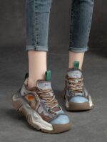 여성용 캐주얼화 2023년 봄 신상품 두꺼운 밑창 트렌디 가죽 스니커즈 레트로 가벼운 패션 키높이 아빠화 - 이미지 4