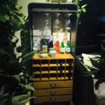 견고한 목재 산업 스타일 와인 캐비닛 보관 캐비닛 높은 발 유리 거꾸로 홈 소형 와인 랙 KTV 바 레드 와인 그리드 캐비닛 - 이미지 3