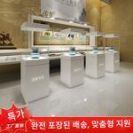 전문 맞춤형 목재 페인트 박물관 주류 진열장 회사 전시 제품 전시 유리 진열 부스 - 이미지 2