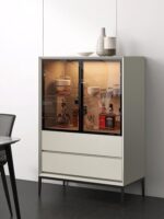 이탈리아 미니멀리스트 다기능 와인 캐비닛 페인트 벽장 캐비닛 견고한 나무 거실 사이드 캐비닛 식사 사이드 하이 앤 로우 티 캐비닛