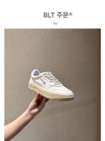 첫 번째 레이어 소가죽 정품 가죽 통기성 흰색 신발 여성 2024 새로운 봄과 가을 캐주얼 스포츠 신발 여성 두꺼운 밑창 여성 스니커즈