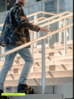 Shift Robotics Moonwalkers Aero Moonwalker 전자 AI 스마트 롤러 스케이트 - 이미지 2