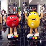 만화 M콩 트렌드 플레이 레드 mm콩 인형 대형 장식품 오렌지콩 모델 거실 매장 바닥 장식 조각 - 이미지 4