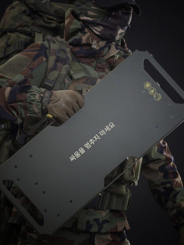 야외 캠핑 접이식 피크닉 테이블 경량 알루미늄 합금 군사 스타일 전술 테이블 다기능 휴대용 바베큐 테이블