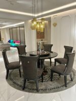 베르사체 식탁] 베르사체 이탈리안 라이트 럭셔리 솔리드 우드 라운드 테이블과 의자 하이엔드 다이닝 바이빙 동일 스타일 샤오홍수 - 이미지 2