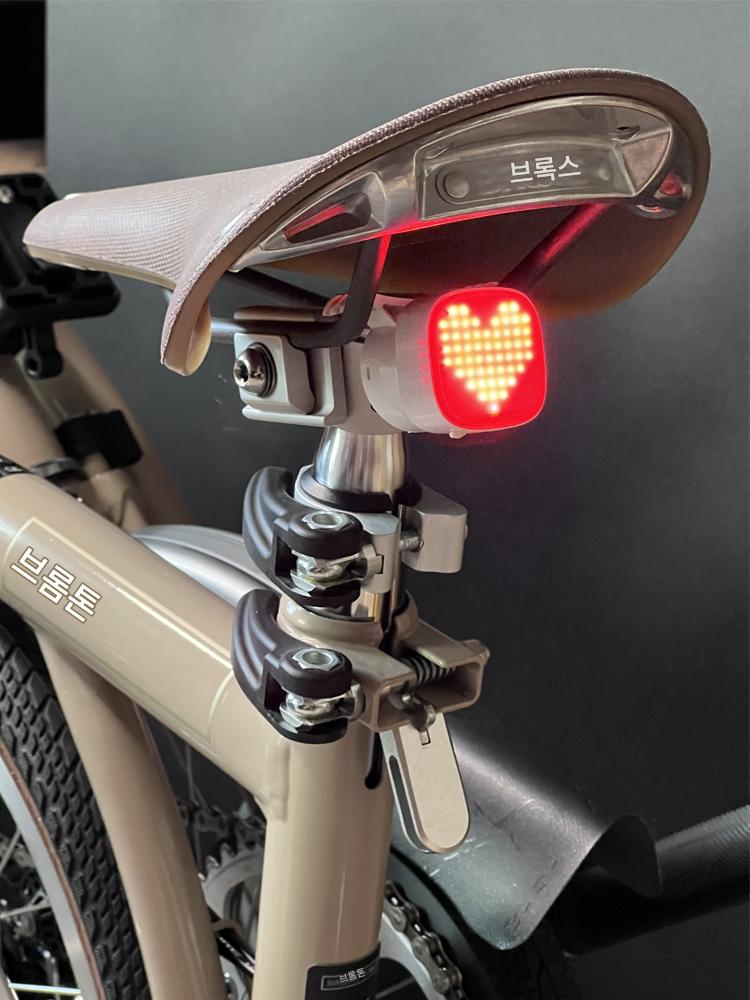 main_730275708809_0-1 푸야오는 브롬톤 샤오부 액세서리 자전거 조명 지능형 유도 미등 고속도로 야간 라이딩 표현 조명에 적합합니다. - 이미지 1