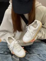 란얀 2024년 봄 신상품 크림 가죽 화이트 슈즈 스니커즈 여성용 로우탑 다재다능 스포츠 캐주얼화 학생용 - 이미지 2