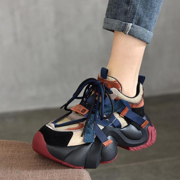 2025년 봄 신상품 정품 가죽 두꺼운 밑창 아빠화 여성 캐주얼 레이스업 로우탑화 디자인 인 트렌디화 하이힐