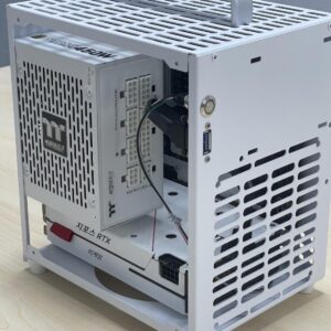 UFO200 섀시 블랙 앤 화이트 미니 SFX 전원 공급 독립 그래픽 카드 섀시 직접 플러그 ITX 섀시