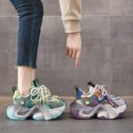 정품 가죽 레트로 두꺼운 밑창 아빠 신발 여성용 2024년 가을 신상품 홍콩 스타일 작은 키 증가 캐주얼 스포츠 올매치 트렌드 - 이미지 2