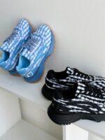 스팟 수무진 연꽃잎 가장자리 여성 두꺼운 바닥 캔버스화 운동화 여성 한국 2024 봄 귀여운 로리 - 이미지 4