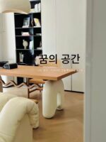 중고 디자이너 솔리드 우드 직사각형 식탁 아트 식탁 홈 소형 아파트 크림 스타일 프랑스 레트로 테이블 - 이미지 3