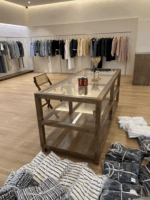 의류 매장 견고한 목재 유리 디스플레이 테이블 보석 매장 액세서리 매장 아동복 매장 섬 테이블 중구 러닝 워터 테이블 - 이미지 4