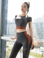 여성용 요가복 2024년 신스타일 가슴 패드 반팔 스포츠 피트니스 필라테스 트레이닝복 상의 고급 슈트