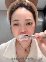 더 이상 청소가 불가능할까봐 걱정하지 마세요! 부드러운 털과 중간털을 사용한 성인용 3면 칫솔로 가정에서 사용 가능 - 이미지 5