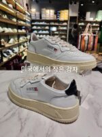 정품 오트리 가죽 화이트 슈즈 레트로 두꺼운 밑창 키높이 슈즈 EPT 로우탑 남성 및 여성용 스포츠화 새상품 - 이미지 3