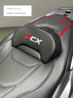 Honda PCX160 화산 레드 시트 쿠션에 적합하며 부드러운 미끄럼 방지 자수 로고 허리 지지대 편안한 라텍스 부드러운 하단 - 이미지 3