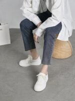 여성용 워시드 말 가죽 두꺼운 밑창 캐주얼 스니커즈 2024년 가을 신스타일 유행 다용도 편안하고 가벼운 흰색 신발 트렌드 - 이미지 4